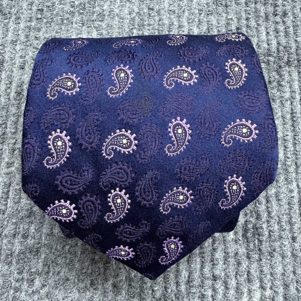 Brooks Brothers Golden Fleece Tie Mens Navy Blue Purple Paisley AOP Silk Necktie